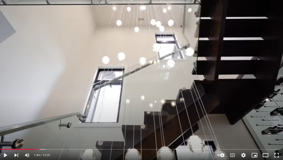 Virtual tour showing high ceilings and lighting fixtures